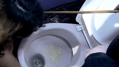 ٹوائلٹ میں فحش